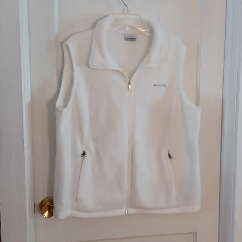 Columbia Fleece Vest women's size XXLARGE  white